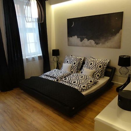 Black&White Apartment- Wierzbowa 5 Poznan Dış mekan fotoğraf