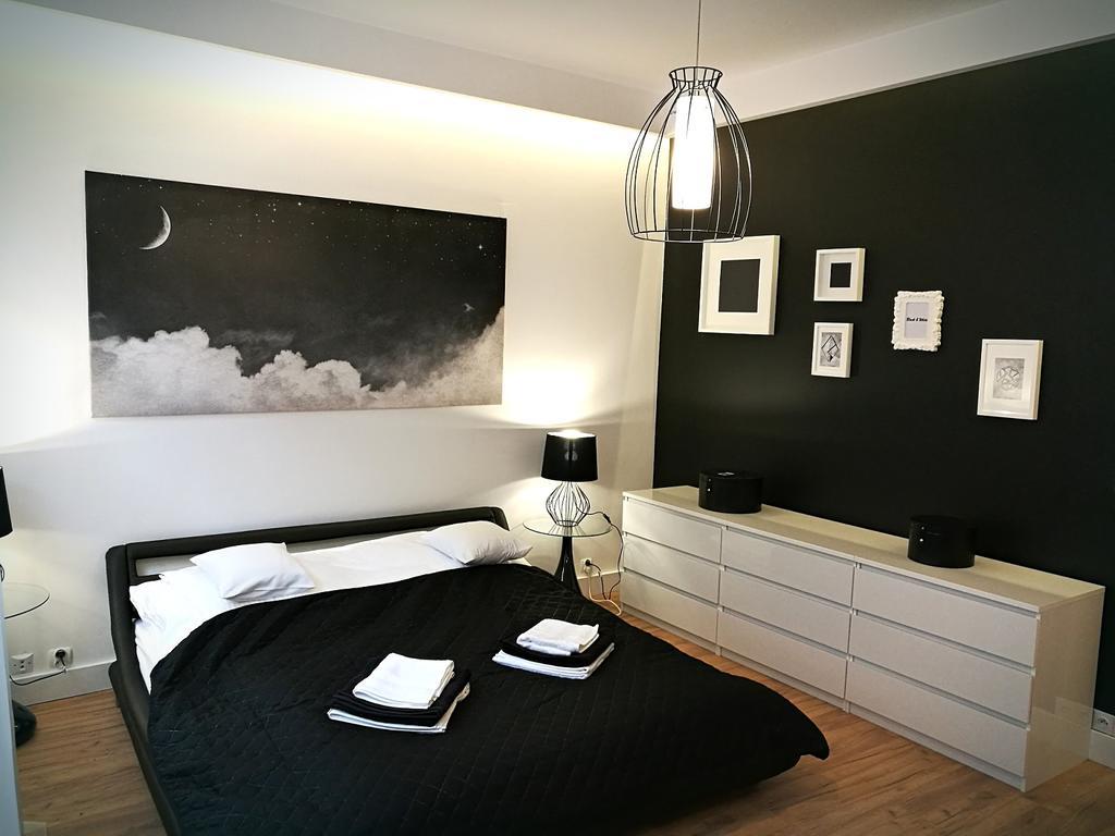 Black&White Apartment- Wierzbowa 5 Poznan Dış mekan fotoğraf